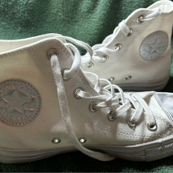 Converse High Tops -Size 7 - Picture 2 of 11